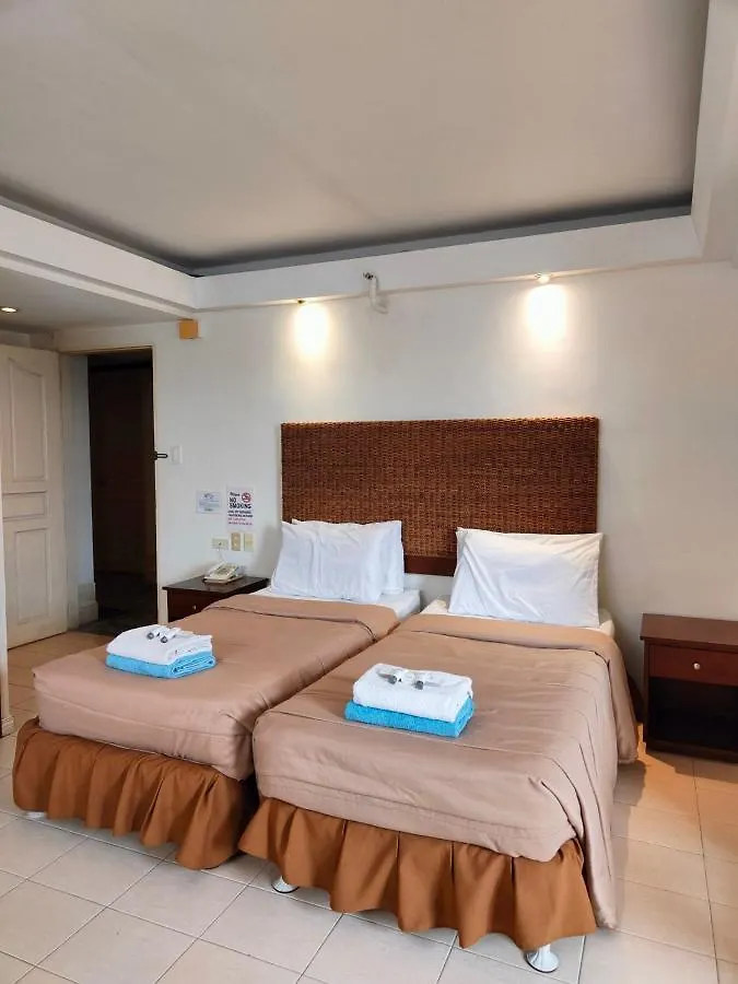 Wild Orchid Beach Resort Olongapo 4*,