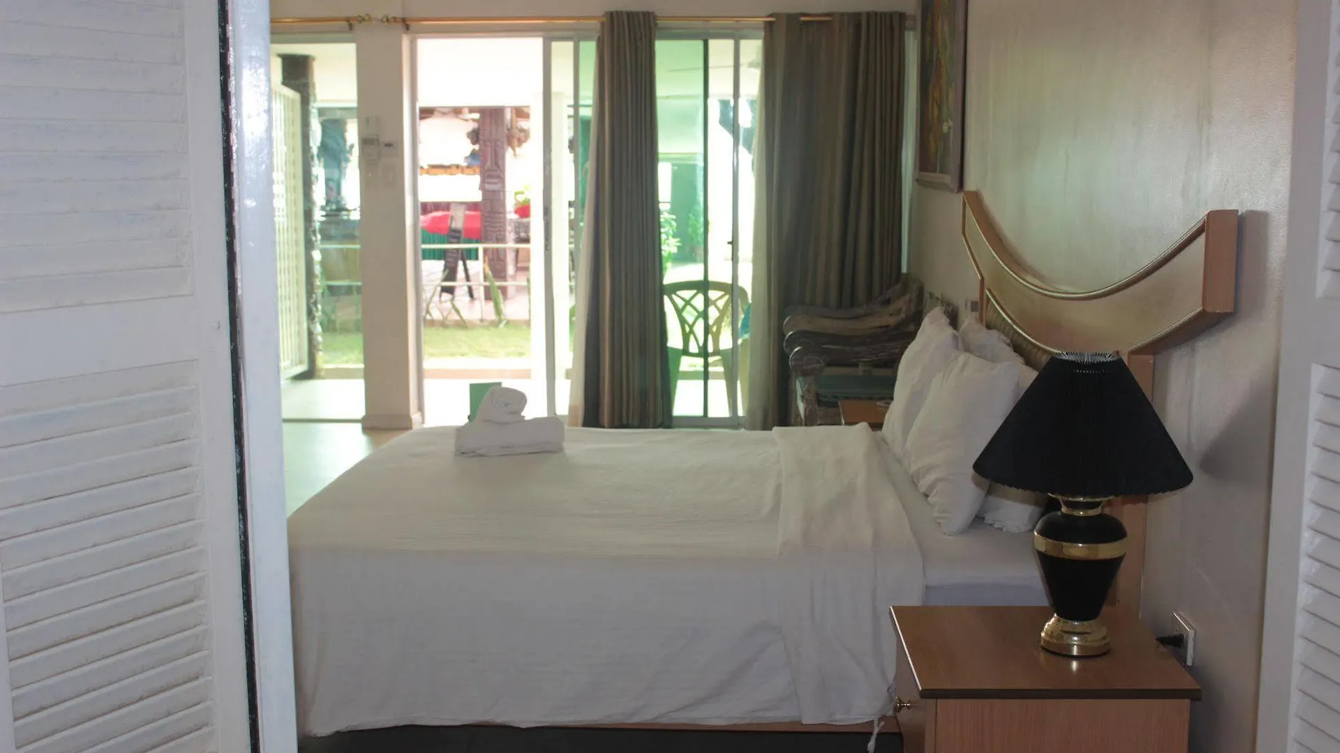 Wild Orchid Beach Resort Olongapo Hotel
